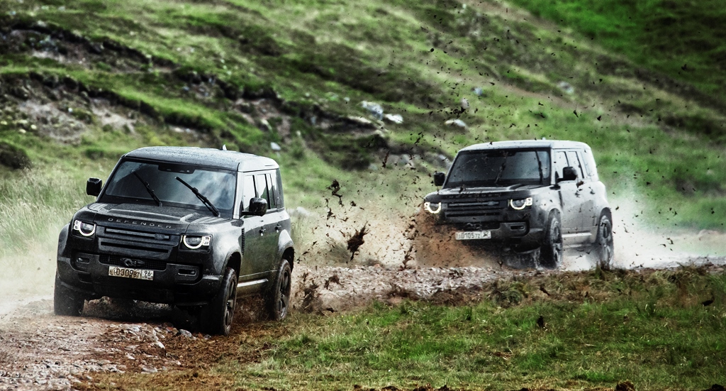 Novo Land Rover Defender impressiona no novo 007 Auto